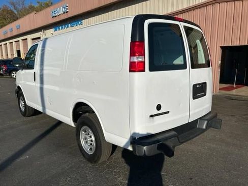 Used 2022 Chevrolet Express 2500 w/ Driver Convenience Package RWD image 3