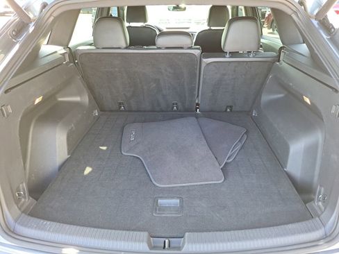 Used 2021 Volkswagen Atlas Cross Sport SE image 28