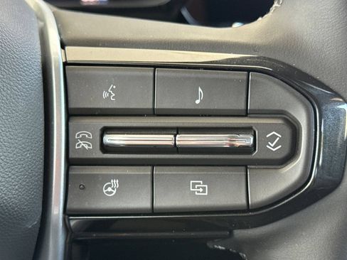 Used 2026 Chevrolet Colorado ZR2 w/ Technology Package AWD/4WD image 27