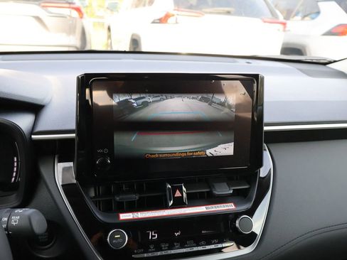 Used 2026 Toyota Corolla Cross LE image 20