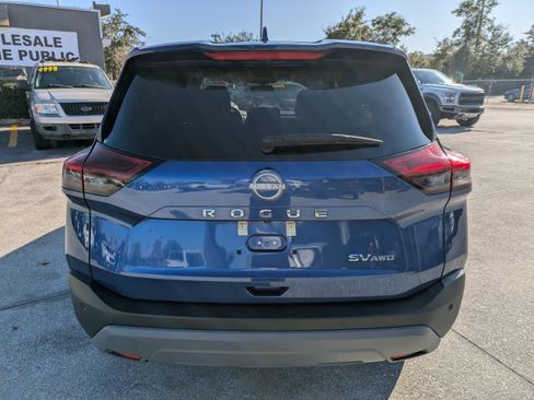 Used 2023 Nissan Rogue SV image 5