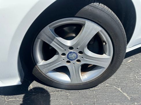 Used 2014 Mercedes-Benz E 350 4MATIC Sedan image 2