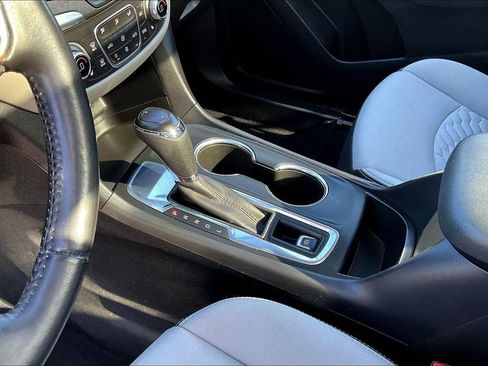 Used 2021 Chevrolet Equinox LT image 20