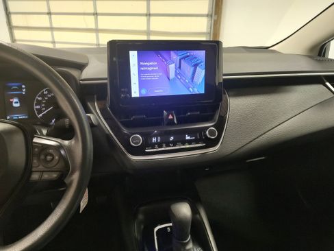 Used 2024 Toyota Corolla LE image 7