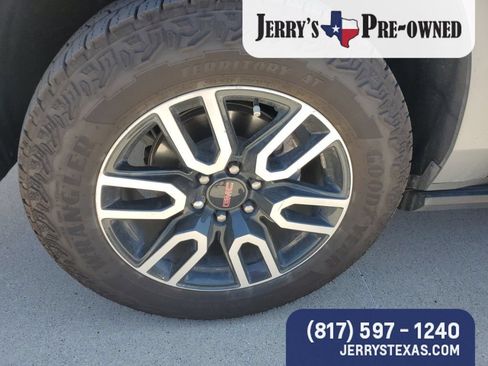 Used 2024 GMC Yukon AT4 w/ Technology Package AWD/4WD image 2