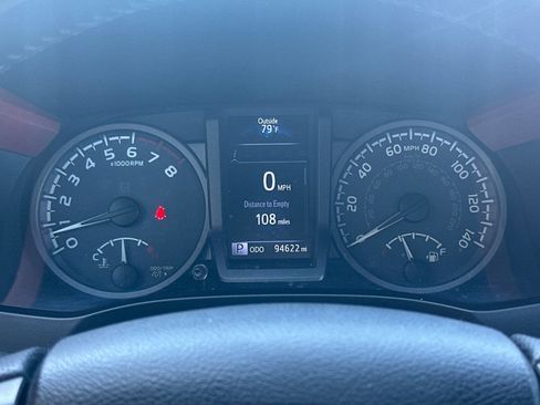Certified 2016 Toyota Tacoma TRD Sport RWD image 27
