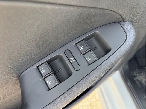 Used 2018 Volkswagen Jetta SE FWD image 18