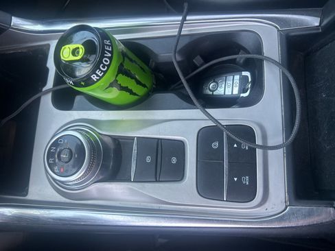 Used 2022 Ford Explorer XLT w/ Equipment Group 202A image 16