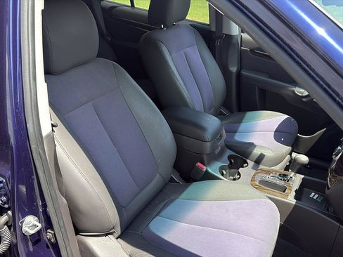 Used 2010 Hyundai Santa Fe SE w/ Premium Pkg 3 FWD image 18