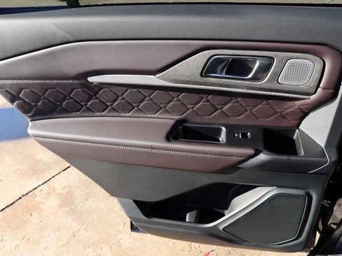 New 2026 Ford Explorer Platinum w/ LUX Leather Package image 19