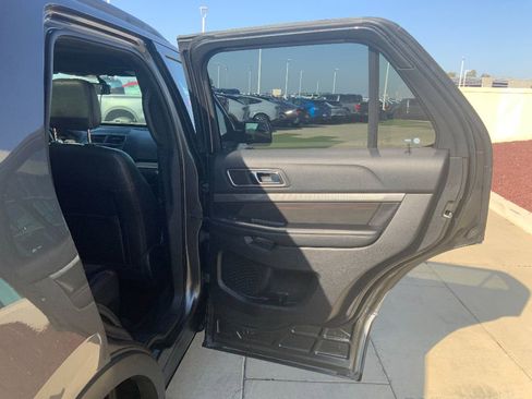 Used 2018 Ford Explorer XLT w/ Equipment Group 202A image 27