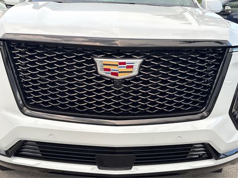 New 2026 Cadillac Escalade ESV Platinum Sport AWD/4WD image 15