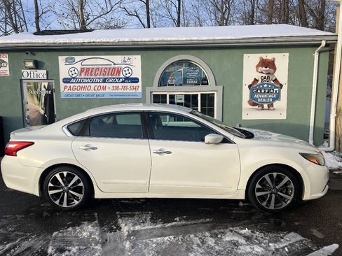 Used 2016 Nissan Altima 2.5 SR FWD image 3