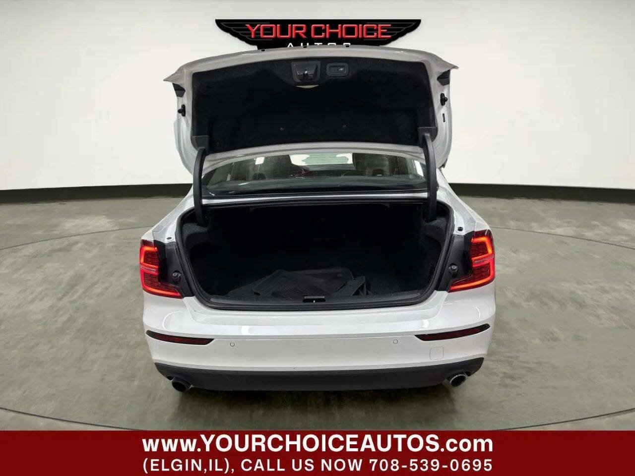Used 2020 Volvo S60 T6 Momentum AWD/4WD image 5