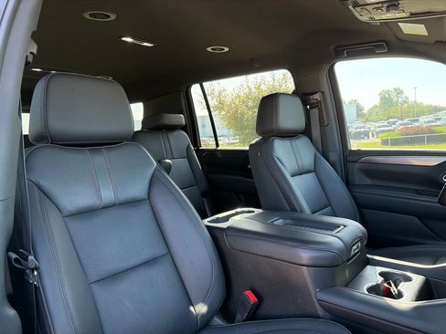 Used 2024 Chevrolet Suburban RST w/ Luxury Package AWD/4WD image 31