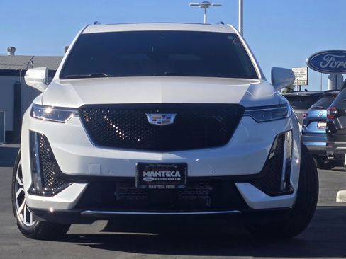 Used 2025 Cadillac XT6 Sport w/ Technology Package AWD/4WD image 2