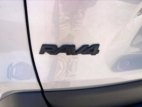 Used 2024 Toyota RAV4 XLE w/ Convenience Package FWD image 31