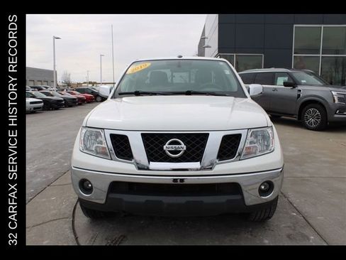Used 2019 Nissan Frontier SL AWD/4WD image 2