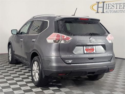 Used 2016 Nissan Rogue SV w/ SV Premium Package image 5
