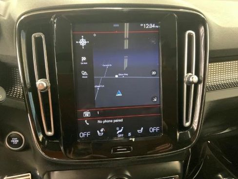 Used 2020 Volvo XC40 T5 R-Design image 17