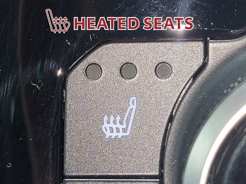 Certified 2021 Toyota Highlander XLE image 31