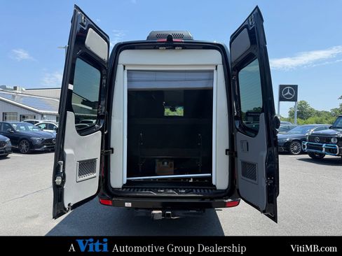 Used 2017 Mercedes-Benz Sprinter 3500 image 20