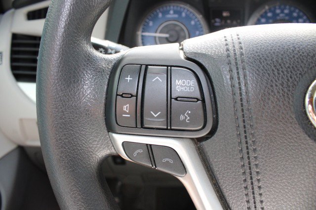 Used 2018 Toyota Sienna LE FWD image 27