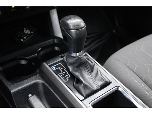 Used 2017 Toyota Tacoma TRD Off-Road w/ Premium & Technology Package image 29