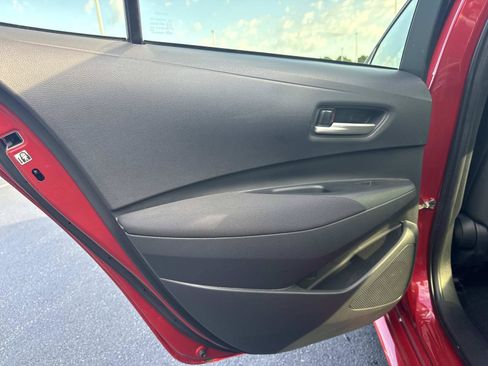 Used 2021 Toyota Corolla LE FWD image 10