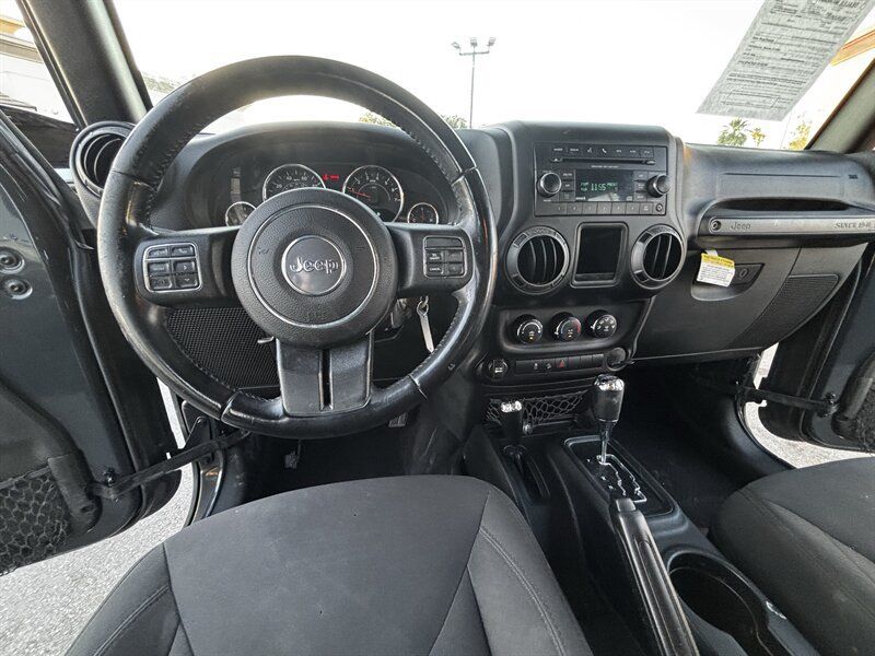 Used 2017 Jeep Wrangler Unlimited Sport w/ Connectivity Group AWD/4WD image 22