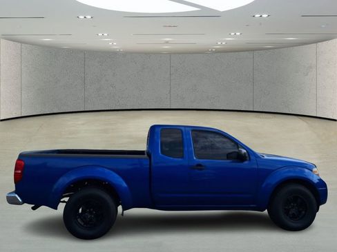 Used 2014 Nissan Frontier SV image 6