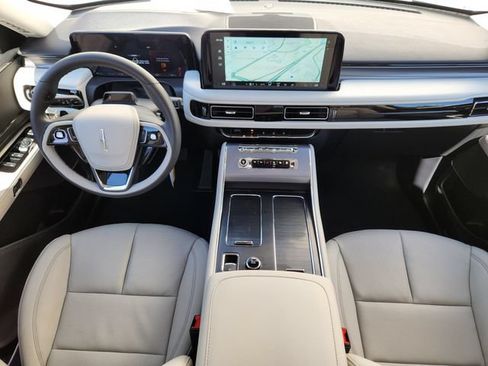 New 2026 Lincoln Aviator AWD image 11