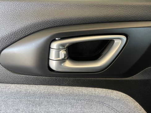 Used 2024 Jeep Compass Sport image 17