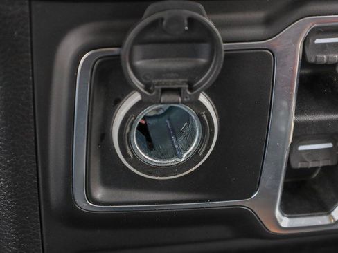 Used 2021 Jeep Gladiator Willys image 21