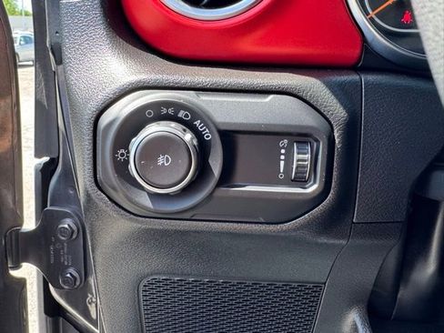 Used 2023 Jeep Wrangler Unlimited Rubicon w/ Xtreme 35 Tire Package AWD/4WD image 13