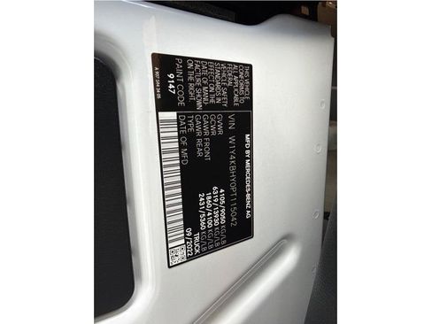 Used 2023 Mercedes-Benz Sprinter 2500 image 21