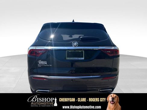 Used 2024 Buick Enclave Essence AWD/4WD image 10