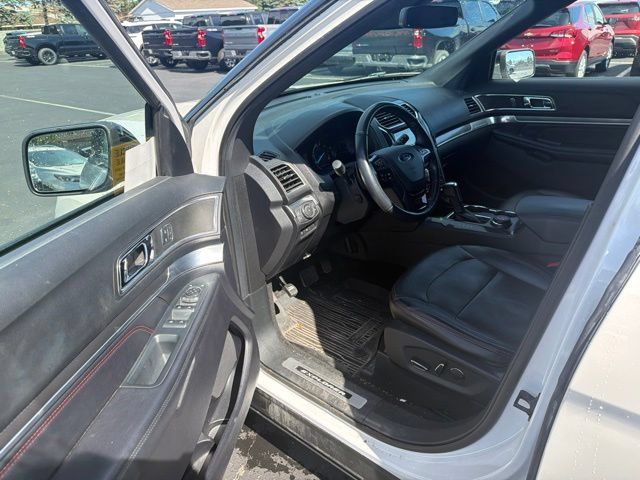 Used 2018 Ford Explorer Sport w/ Equipment Group 401A AWD/4WD image 14