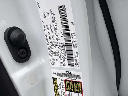 Used 2025 Toyota Tundra Platinum AWD/4WD image 27