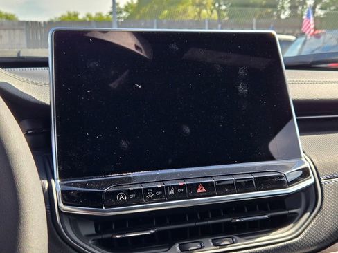 New 2026 Jeep Compass Latitude image 24