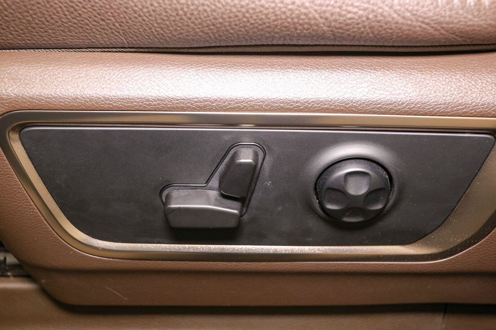 Used 2025 RAM 1500 Limited AWD/4WD image 47