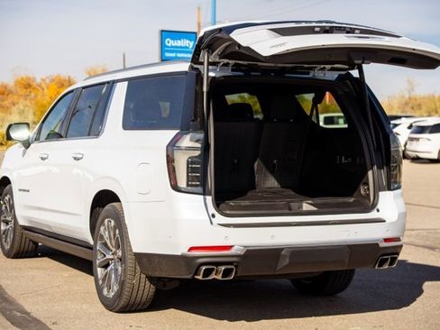 New 2026 Chevrolet Suburban High Country image 7