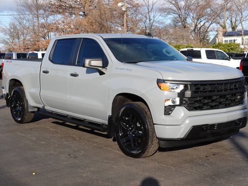 Used 2024 Chevrolet Silverado 1500 Custom image 4