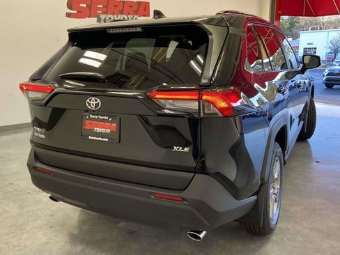 Used 2025 Toyota RAV4 XLE w/ Convenience Package image 3