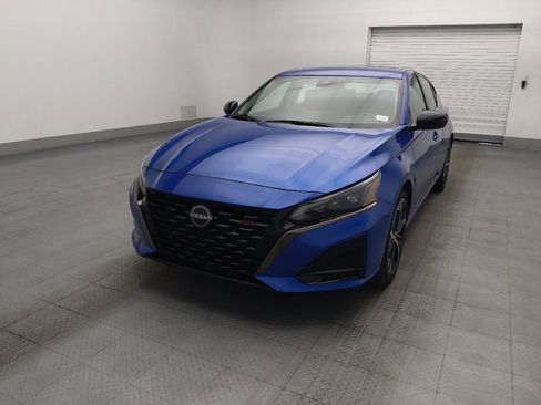 Used 2025 Nissan Altima 2.5 SR w/ SR Premium Package FWD image 15