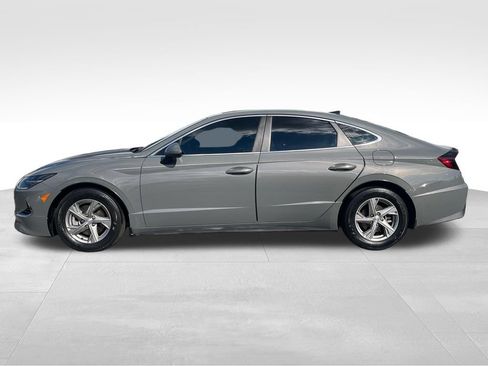 Used 2023 Hyundai Sonata SE FWD image 4