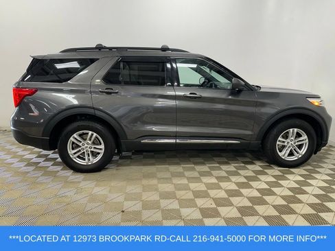 Used 2020 Ford Explorer XLT w/ Comfort Package AWD/4WD image 4