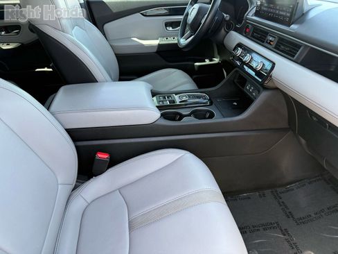 Used 2025 Honda Pilot EX-L image 31