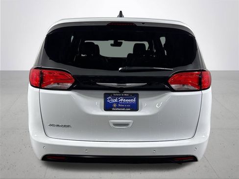 New 2026 Chrysler Voyager LX image 7