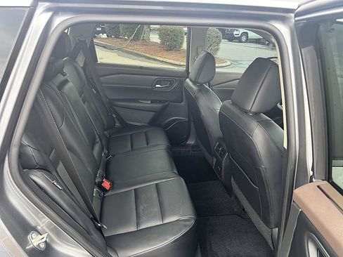 Certified 2023 Nissan Rogue SV w/ SV Premium B Package FWD image 16